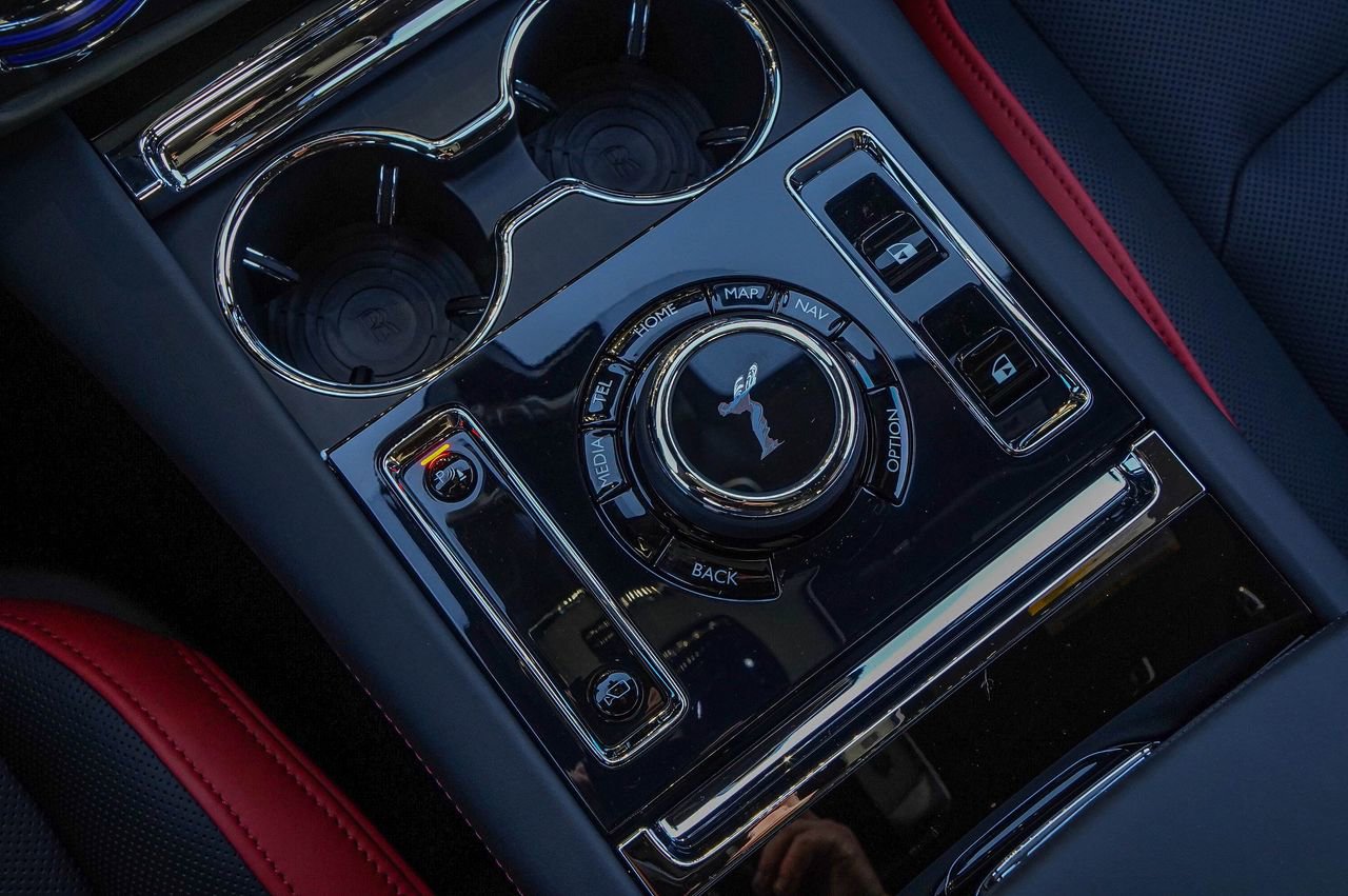 New 2026 Rolls-Royce Spectre AWD/4WD image 32
