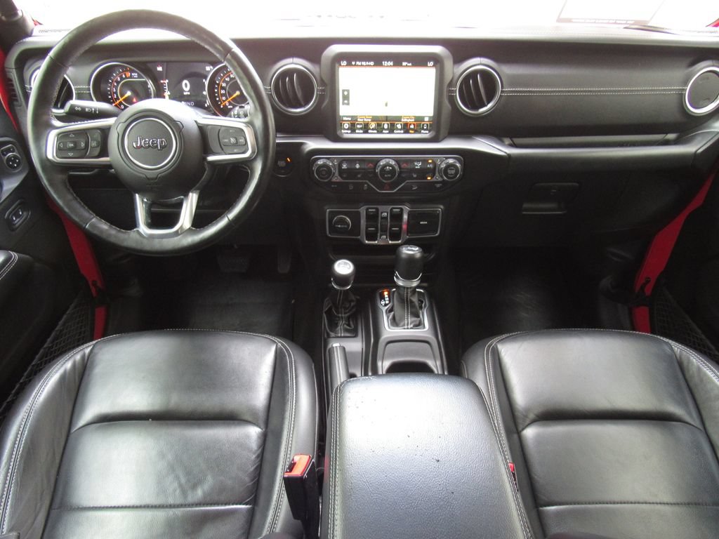 Used 2018 Jeep Wrangler Unlimited Sahara w/ Uconnect 4C Nav & Sound Group AWD/4WD image 28