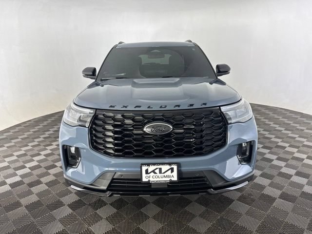 Used 2025 Ford Explorer ST AWD/4WD image 3