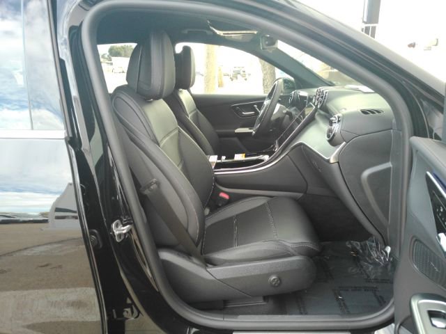 Used 2024 Mercedes-Benz GLC 300 image 21