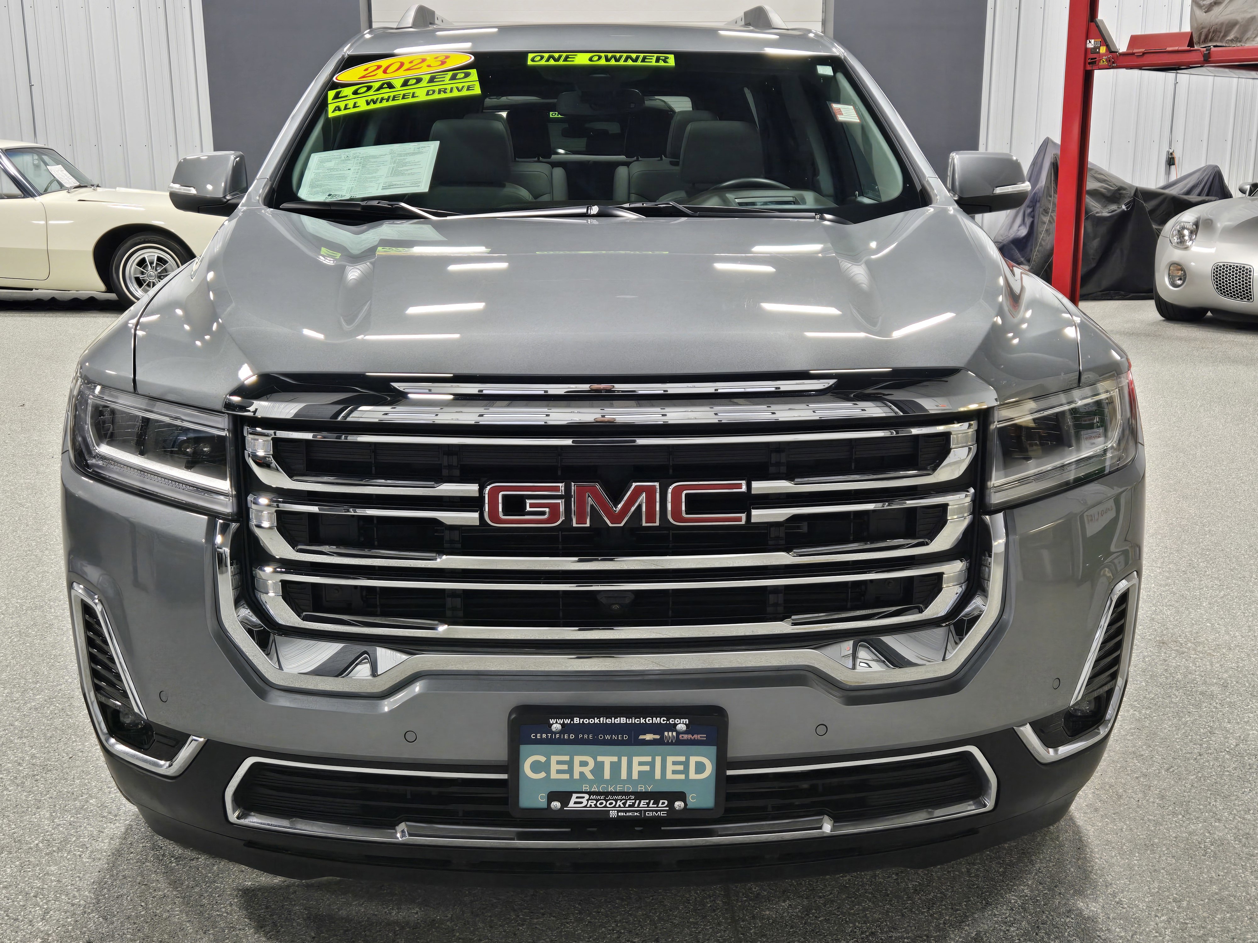 Certified 2023 GMC Acadia SLT w/ Technology Package image 8
