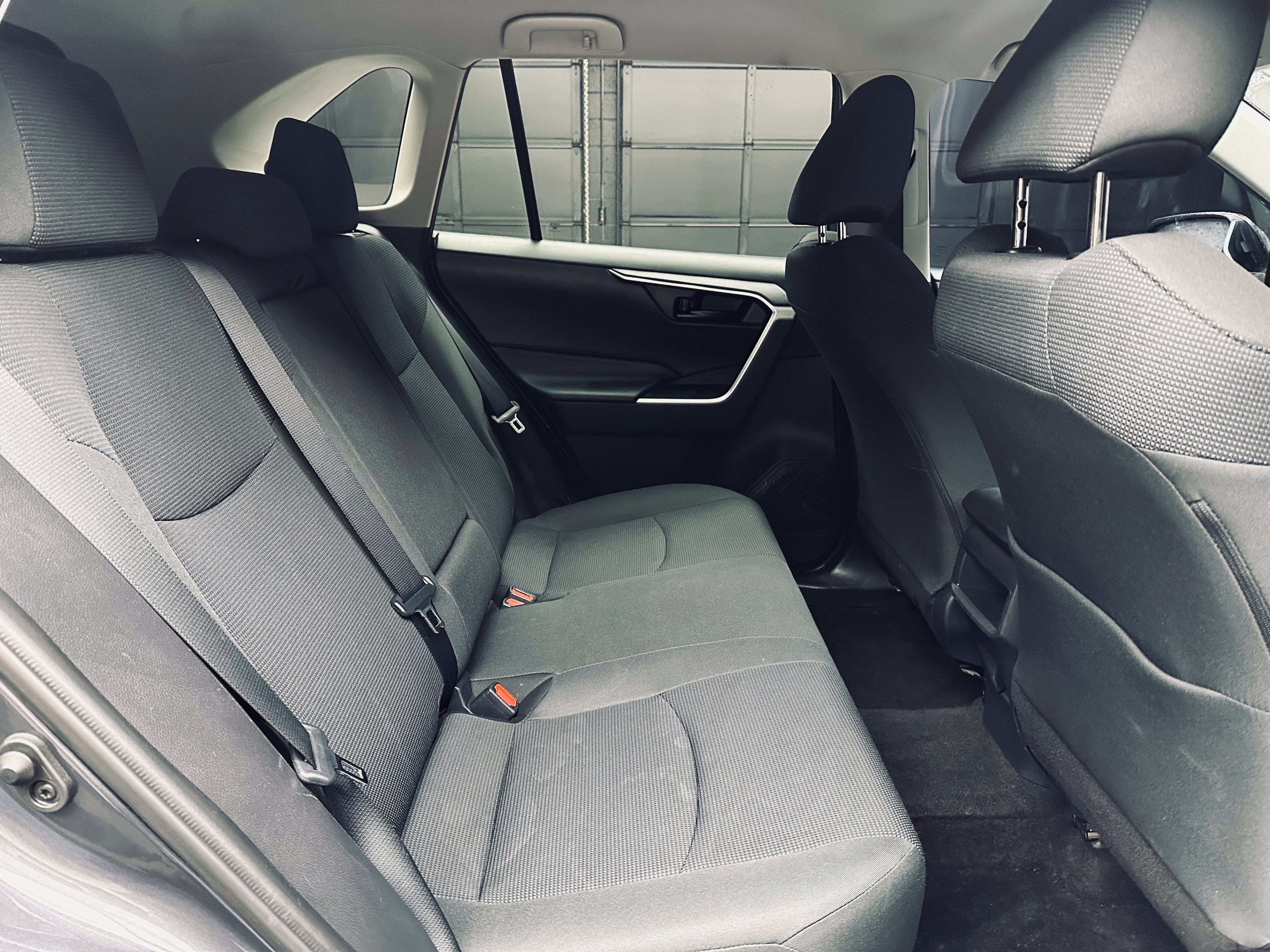 Used 2019 Toyota RAV4 LE w/ Carpet Mat Package FWD image 20