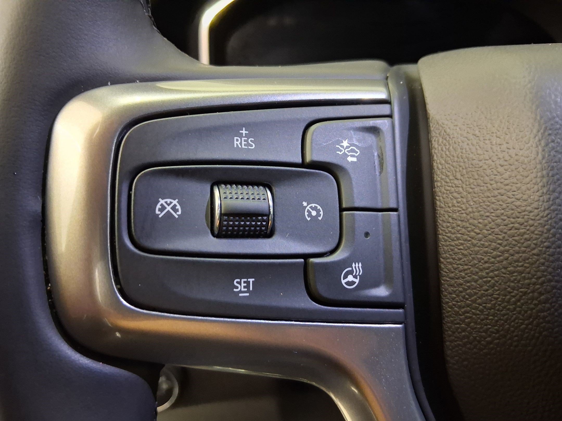 Used 2025 Chevrolet Silverado 1500 RST w/ Dark Appearance Package AWD/4WD image 18