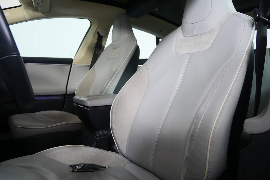 Used 2013 Tesla Model S Performance image 10