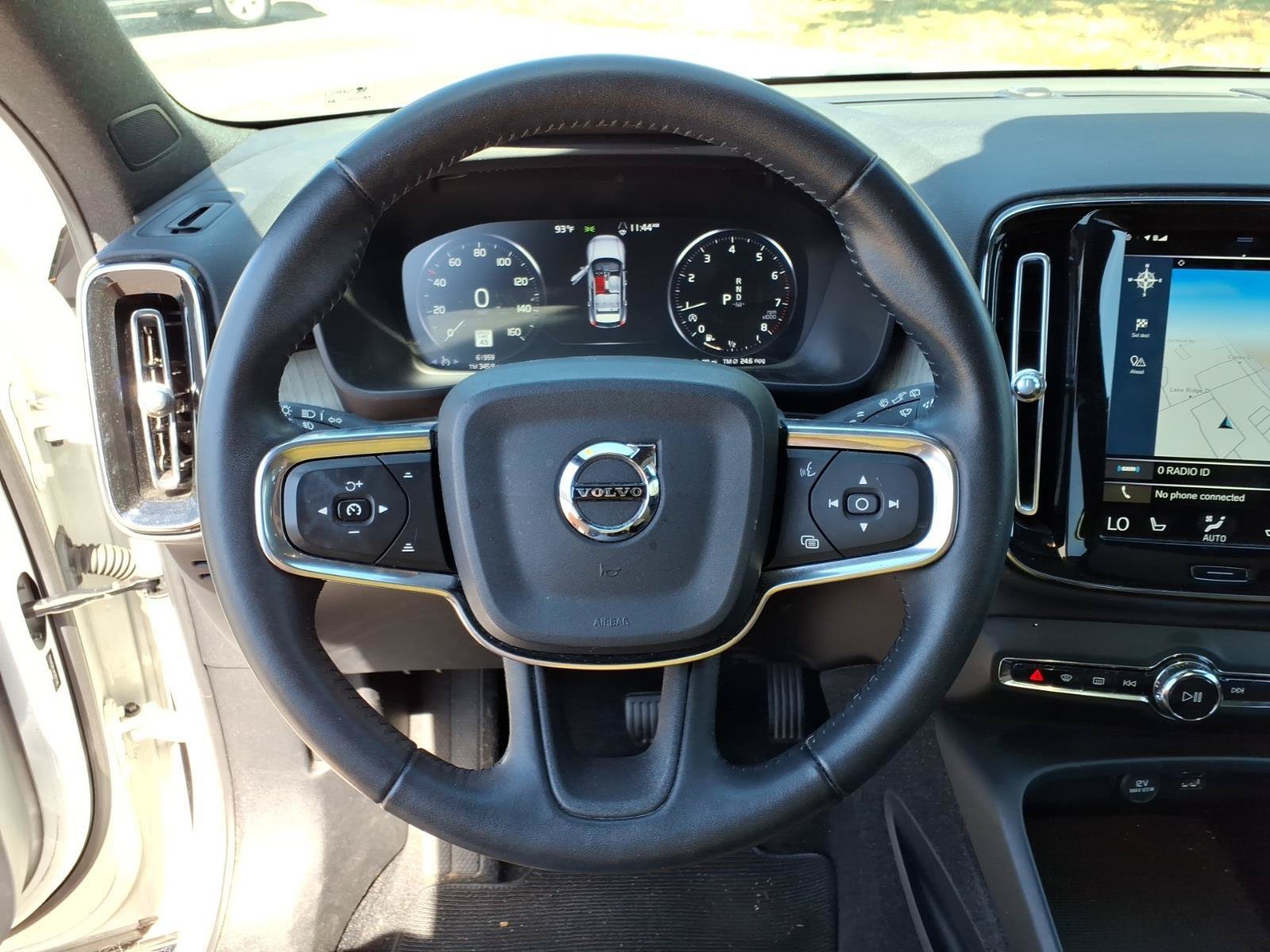 Used 2019 Volvo XC40 T4 Inscription FWD image 23