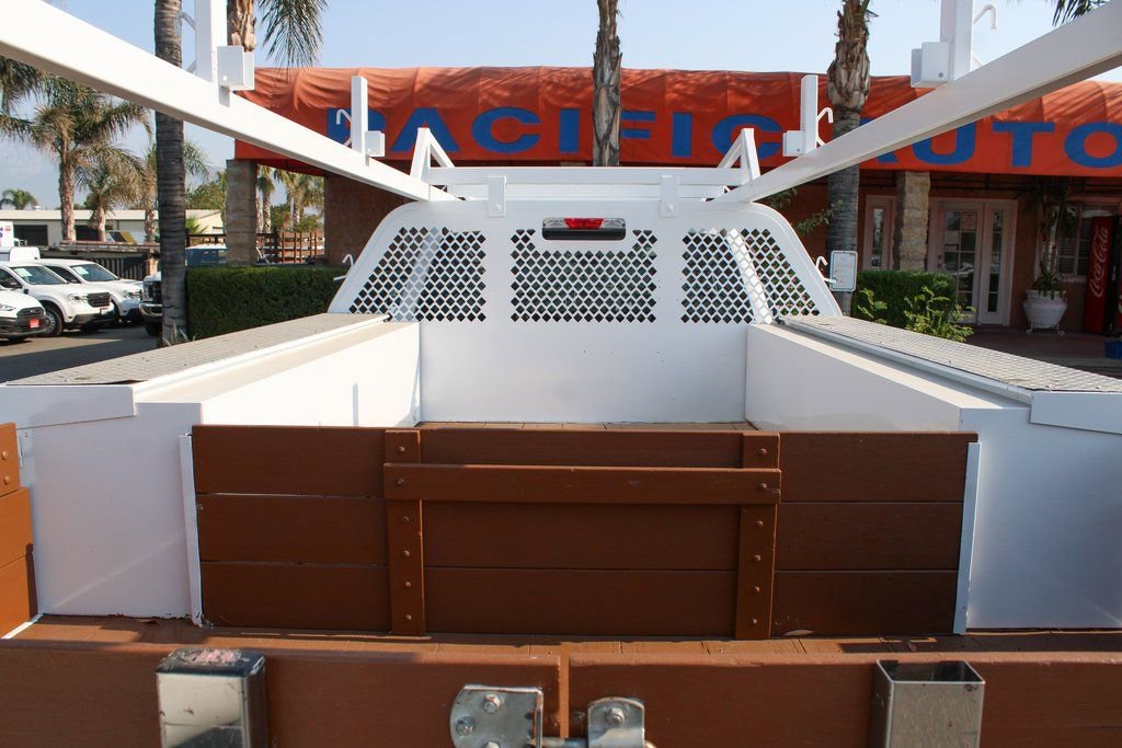 Used 2019 Ford F550 2WD Crew Cab Super Duty image 9