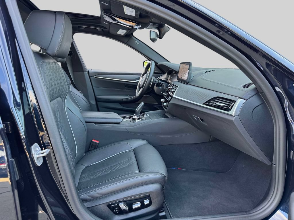 Used 2023 BMW M550i xDrive w/ Executive Package AWD/4WD image 1