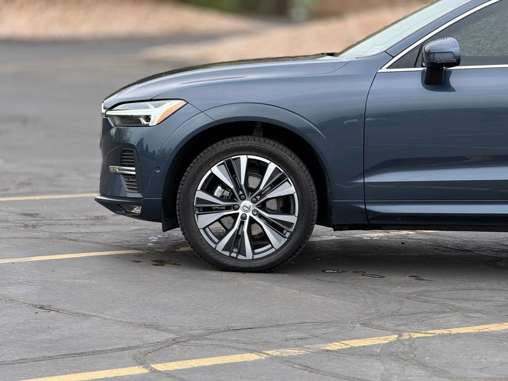 Used 2022 Volvo XC60 B5 Momentum w/ Advanced Package image 8