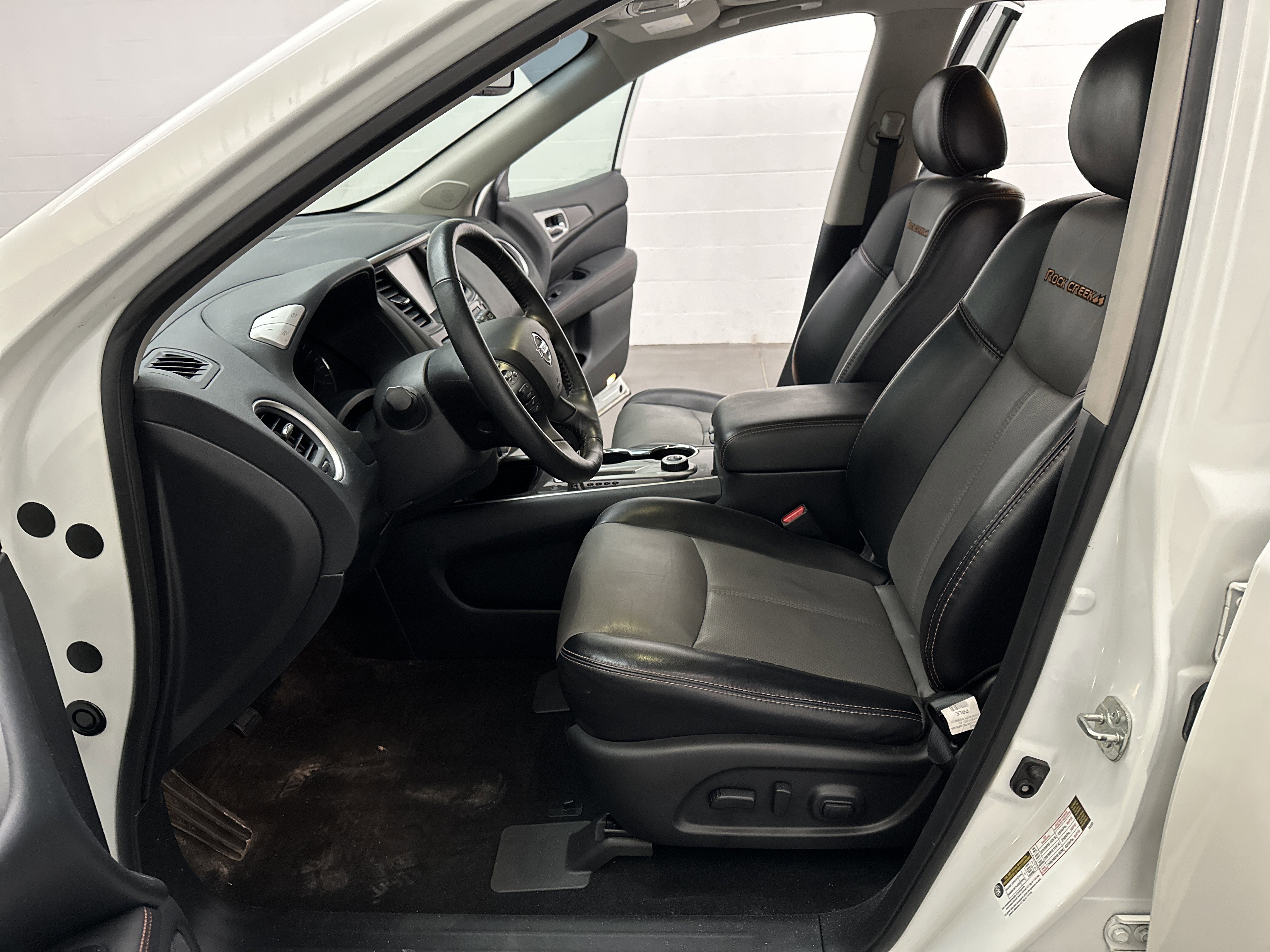 Used 2020 Nissan Pathfinder SL image 17