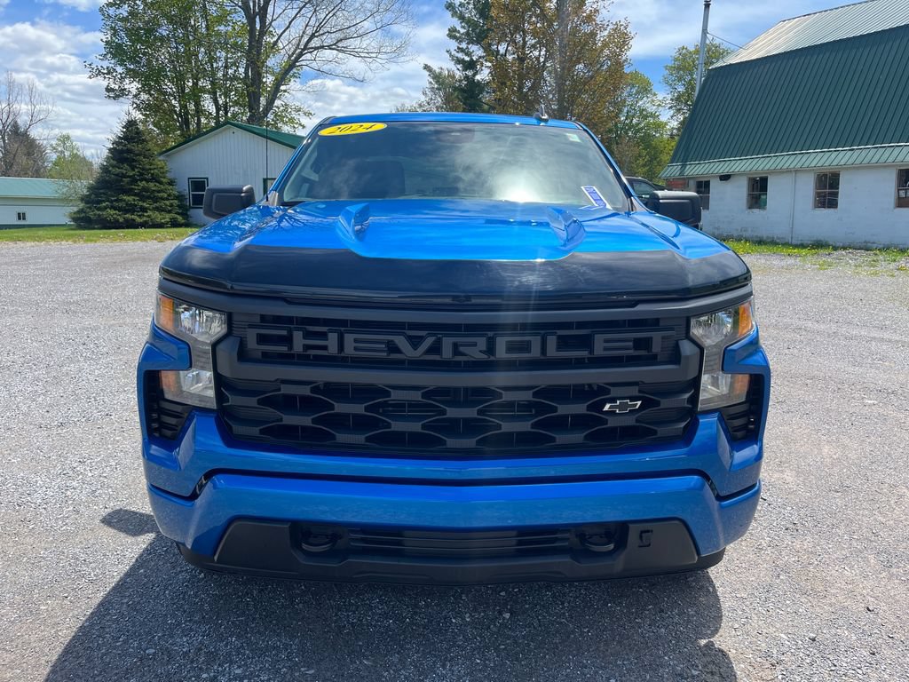 Used 2024 Chevrolet Silverado 1500 Custom AWD/4WD image 2