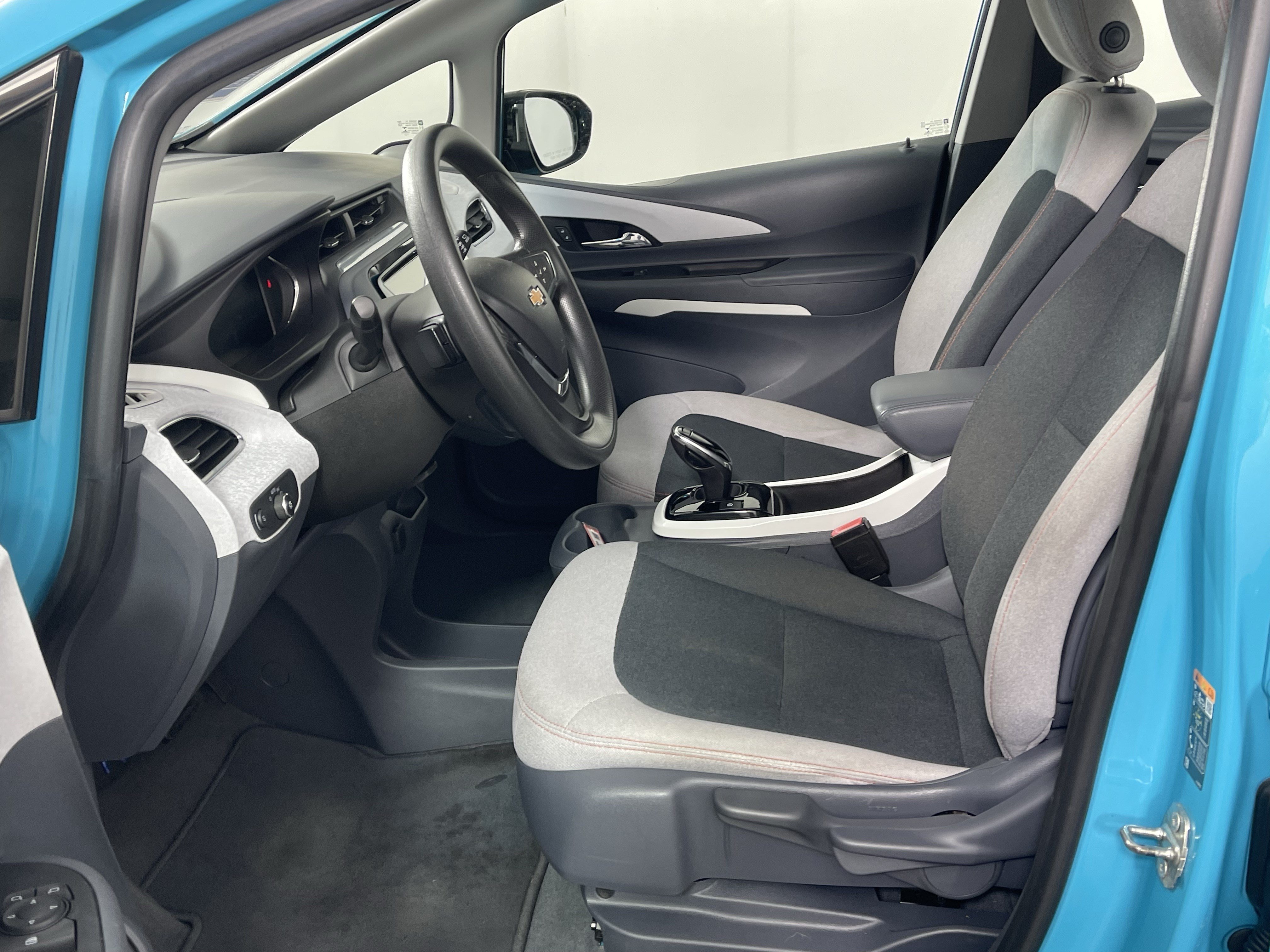 Used 2020 Chevrolet Bolt LT FWD image 11