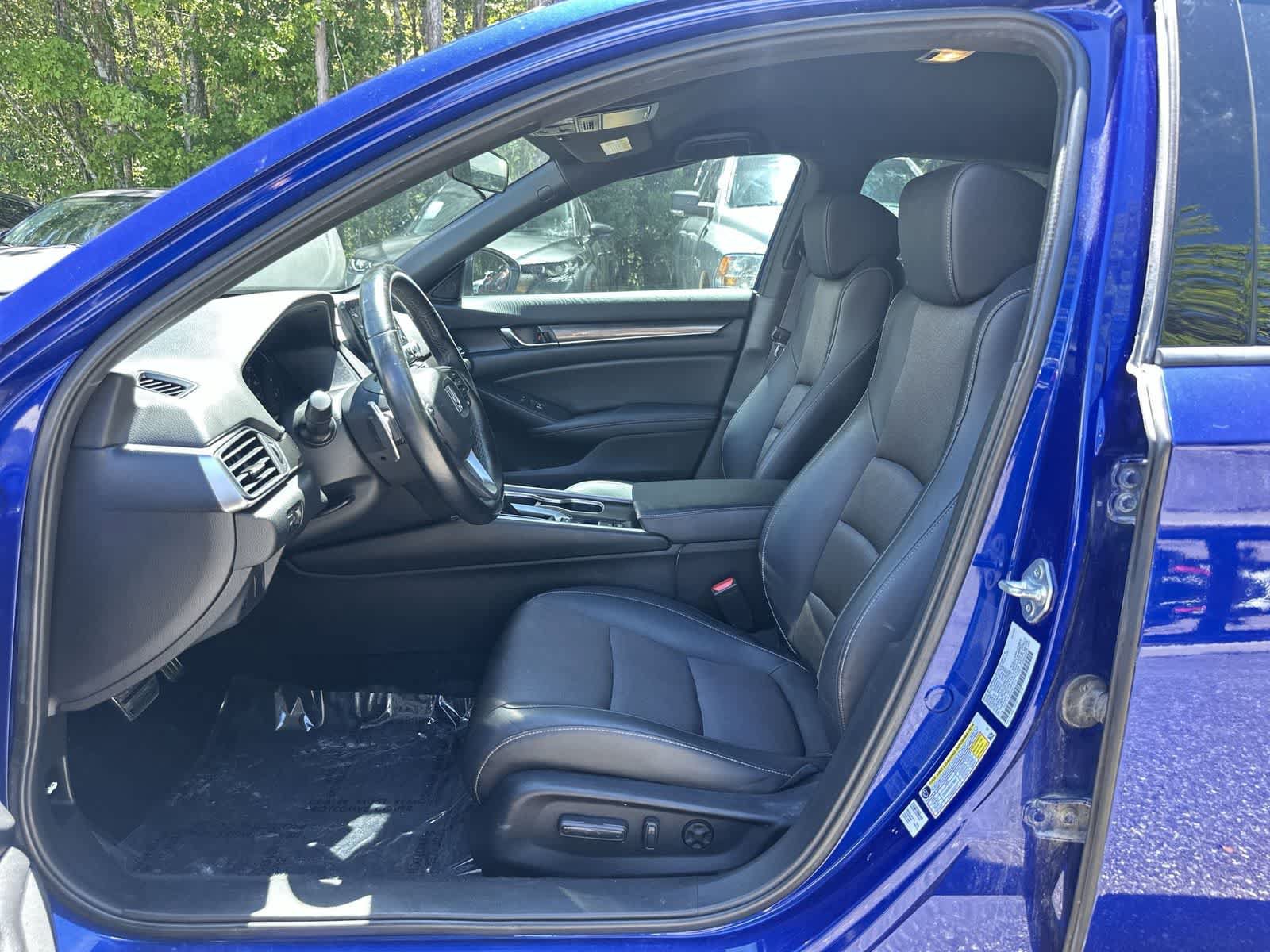 Used 2022 Honda Accord Sport image 2