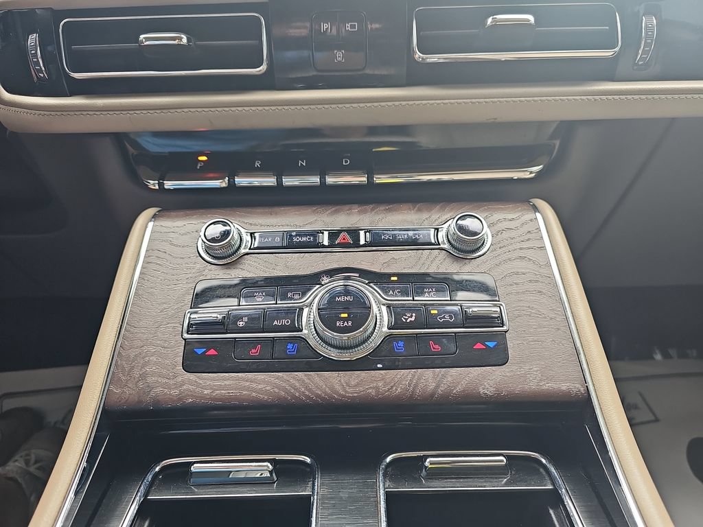 Used 2022 Lincoln Aviator Reserve w/ Equipment Group 201A RWD image 24