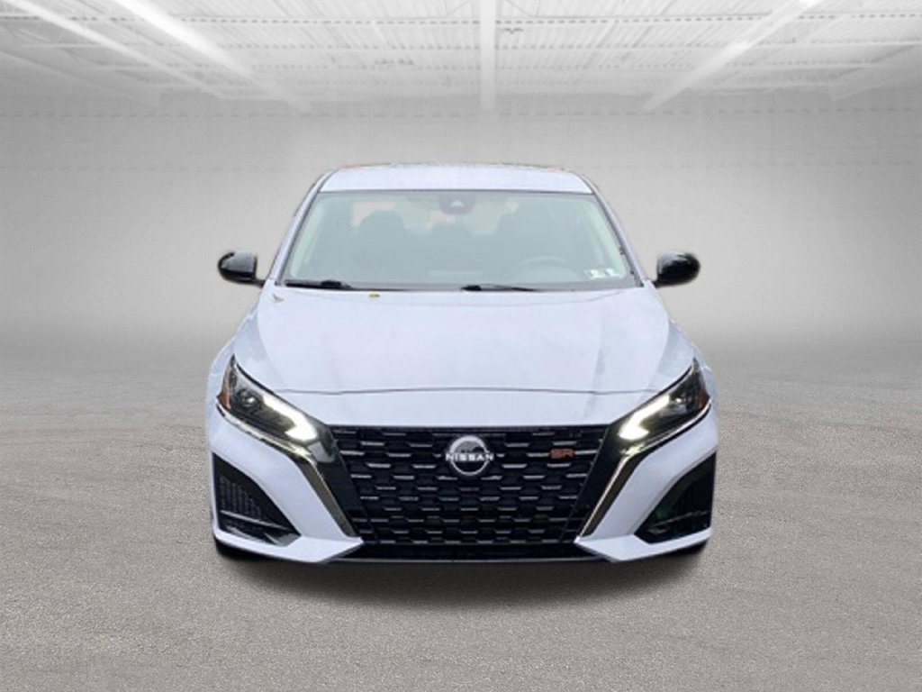 Used 2025 Nissan Altima 2.5 SR AWD/4WD image 9