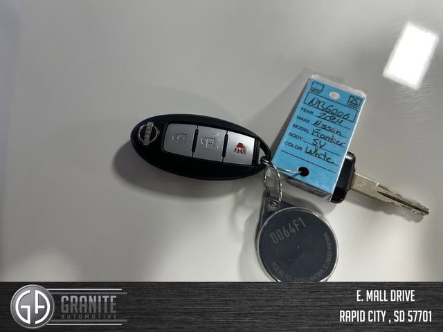 Used 2024 Nissan Frontier SV image 28