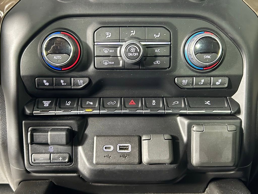 Used 2023 Chevrolet Silverado 3500 High Country image 21