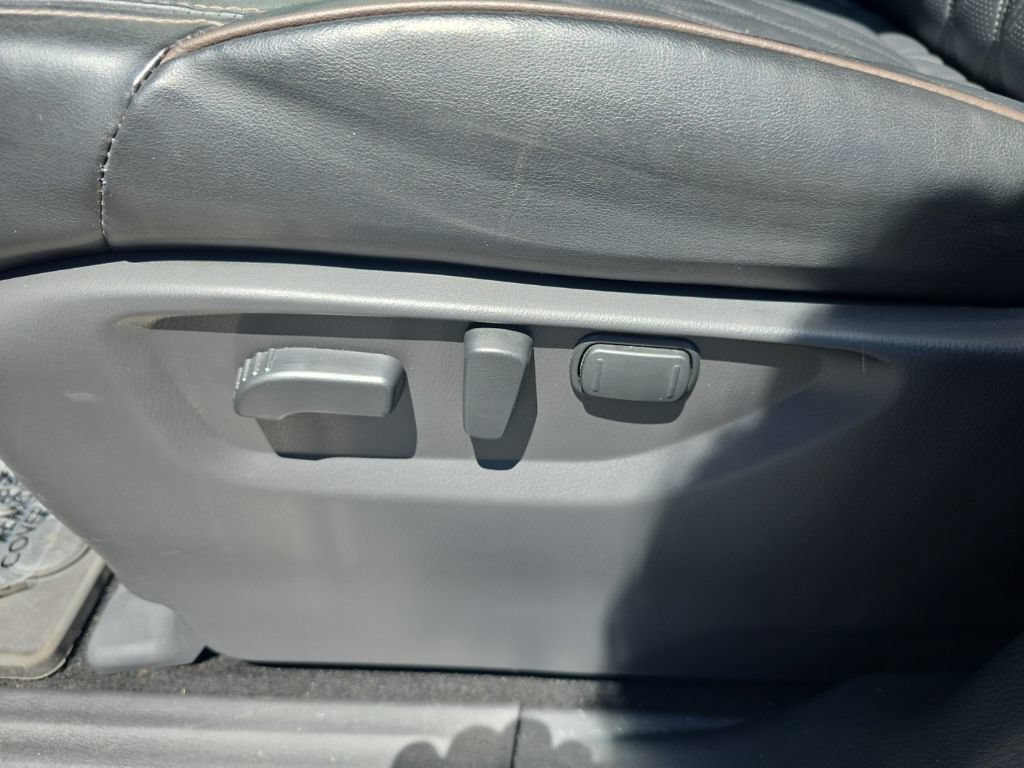 Used 2023 Nissan Armada Platinum w/ Captain's Chairs Package AWD/4WD image 14