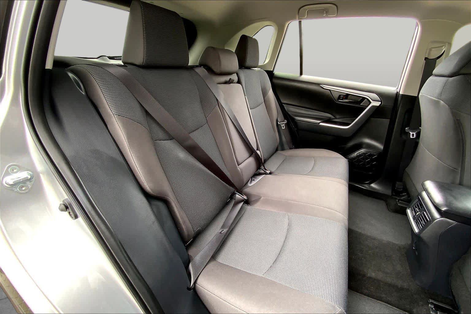 Certified 2025 Toyota RAV4 LE FWD image 19
