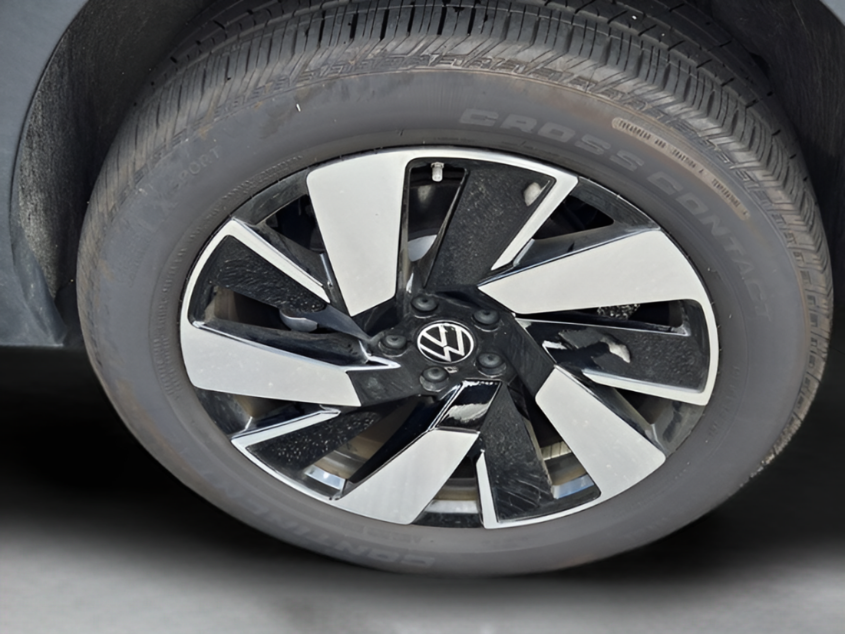 Certified 2024 Volkswagen Atlas Cross Sport SE AWD/4WD image 29