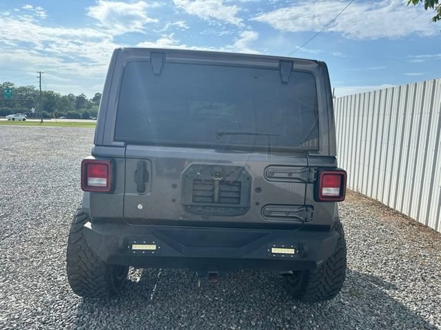 Used 2018 Jeep Wrangler Unlimited Sahara AWD/4WD image 4