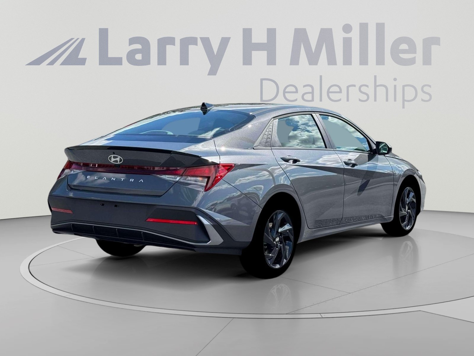 New 2026 Hyundai Elantra SEL Sport FWD image 7