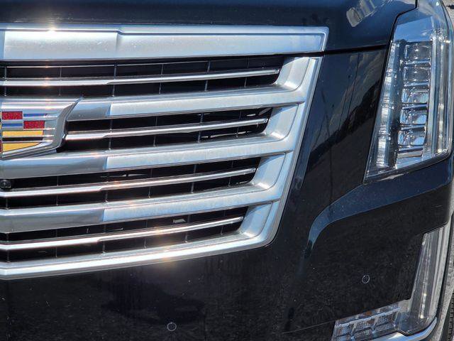 Used 2018 Cadillac Escalade ESV Platinum image 32