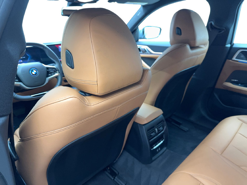 Used 2025 BMW i4 eDrive40 w/ Premium Package RWD image 37