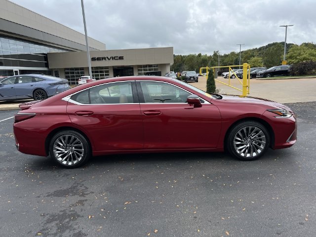 Certified 2025 Lexus ES 300h w/ Luxury Package FWD image 2