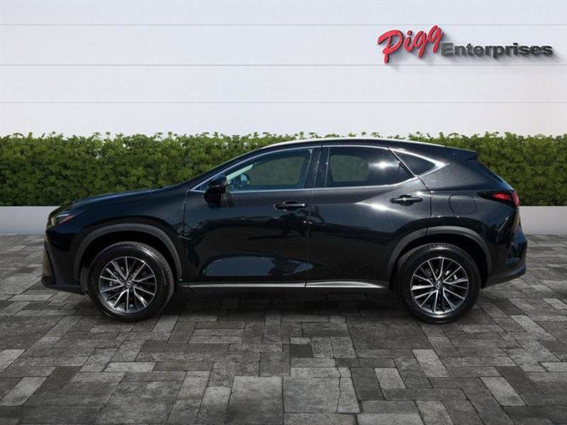 Used 2025 Lexus NX 250 FWD w/ Towing Package (2000 Lbs) image 3