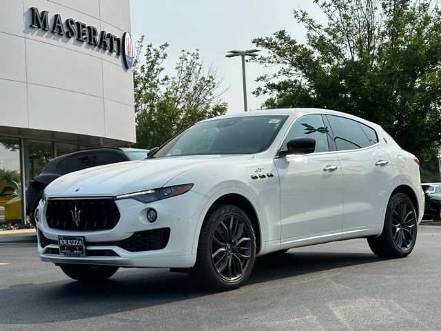 Used 2024 Maserati Levante GT Ultima AWD/4WD image 2