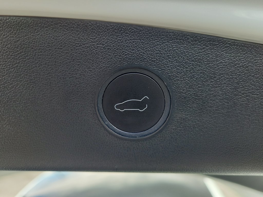 Used 2023 Tesla Model 3 Standard Range RWD image 7