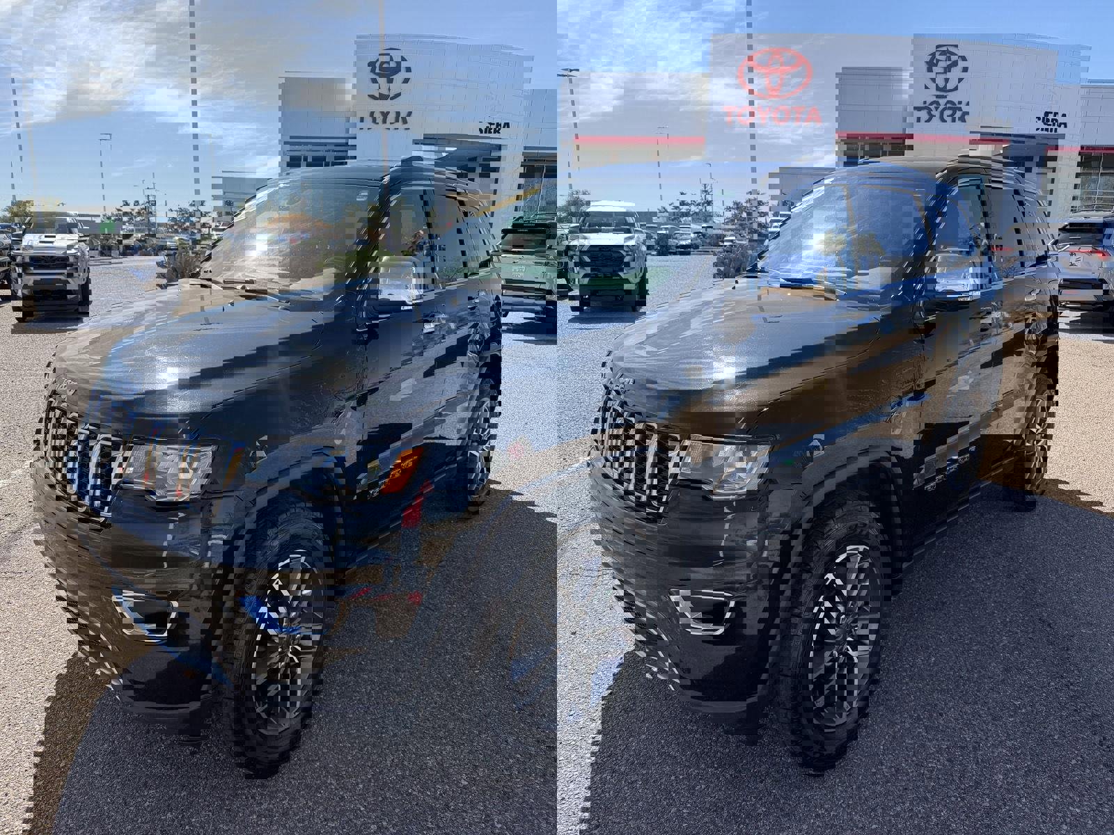 Used 2021 Jeep Grand Cherokee Limited w/ Luxury Group II image 1