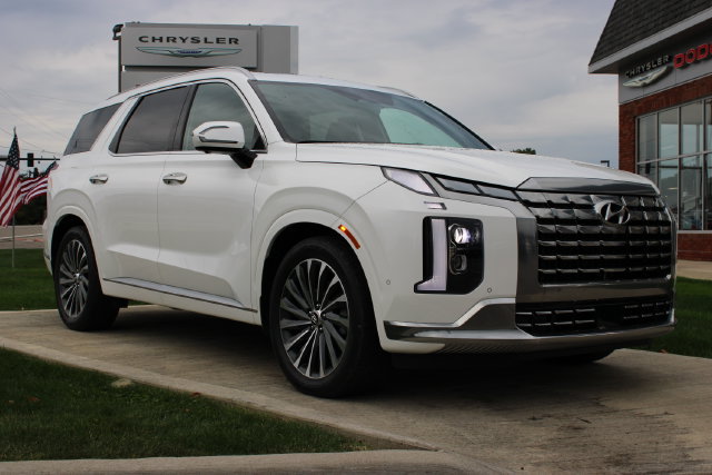 Used 2025 Hyundai Palisade Calligraphy AWD/4WD image 3
