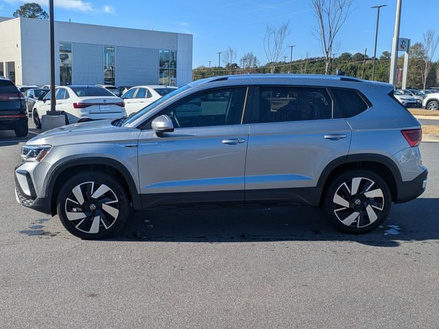 Certified 2024 Volkswagen Taos SEL image 7