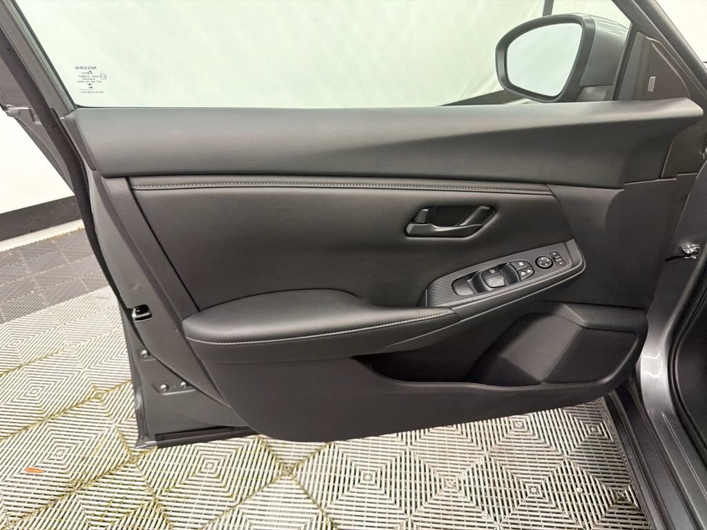 Used 2025 Nissan Sentra S FWD image 10
