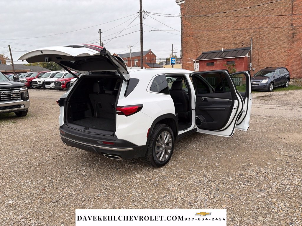 Used 2026 Buick Enclave Preferred FWD image 31