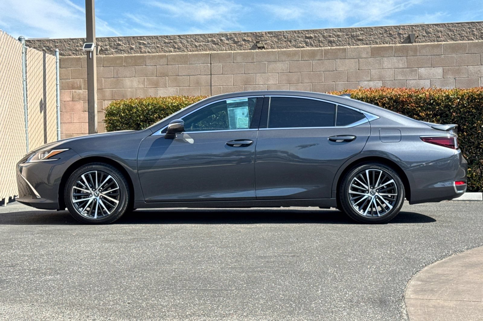 Certified 2025 Lexus ES 300h w/ Premium Package FWD image 7