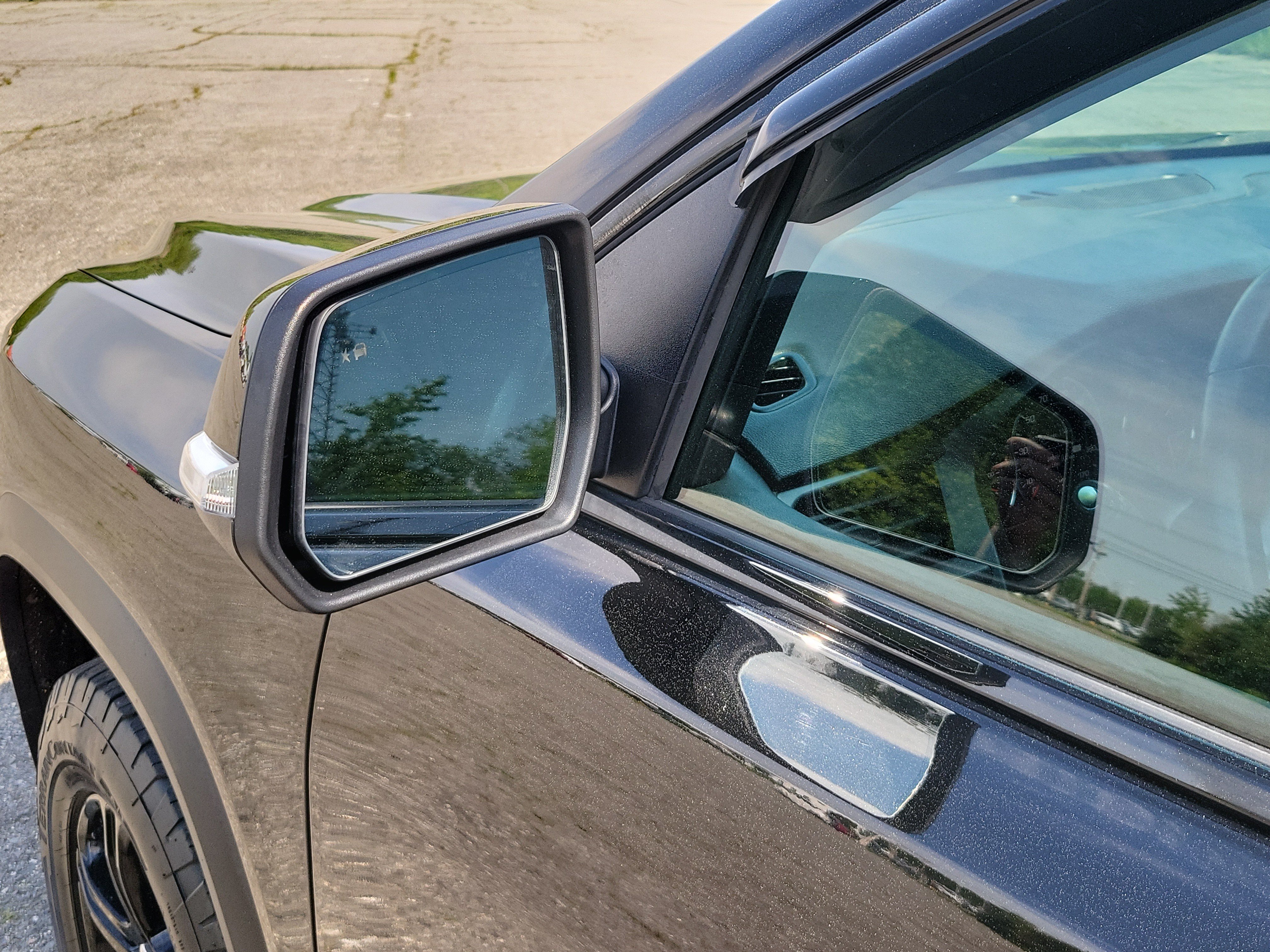 Used 2022 GMC Acadia AT4 w/ Technology Package AWD/4WD image 10