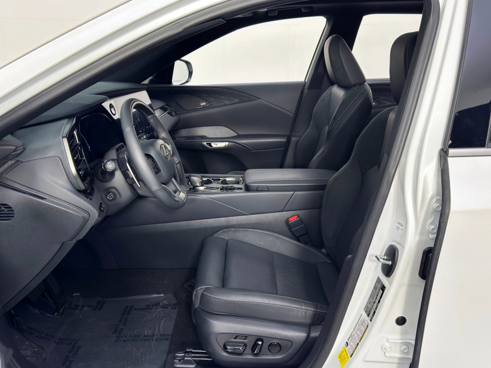 Used 2023 Lexus RX 350 Luxury w/ Cold Area Package image 17