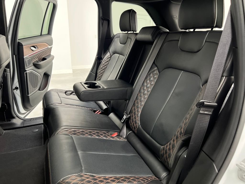 Used 2025 Jeep Grand Cherokee Summit image 14