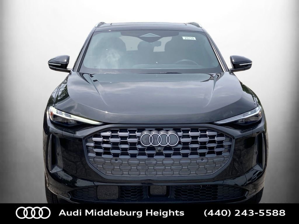 Used 2025 Audi Q5 Premium w/ Convenience Package image 3