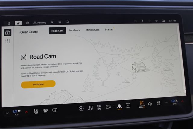 Used 2025 Rivian R1S Adventure AWD/4WD image 41