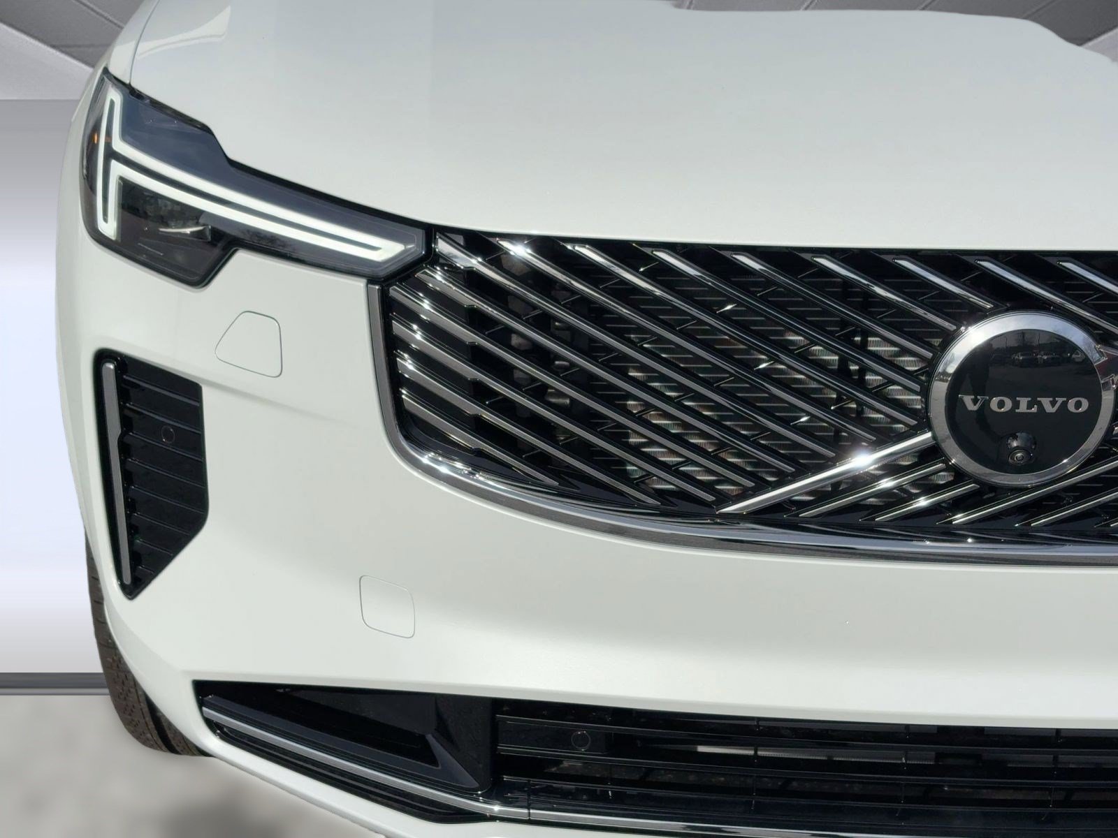 New 2026 Volvo XC90 T8 Plus AWD/4WD image 28