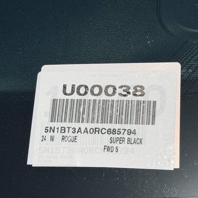 Used 2024 Nissan Rogue S FWD image 13