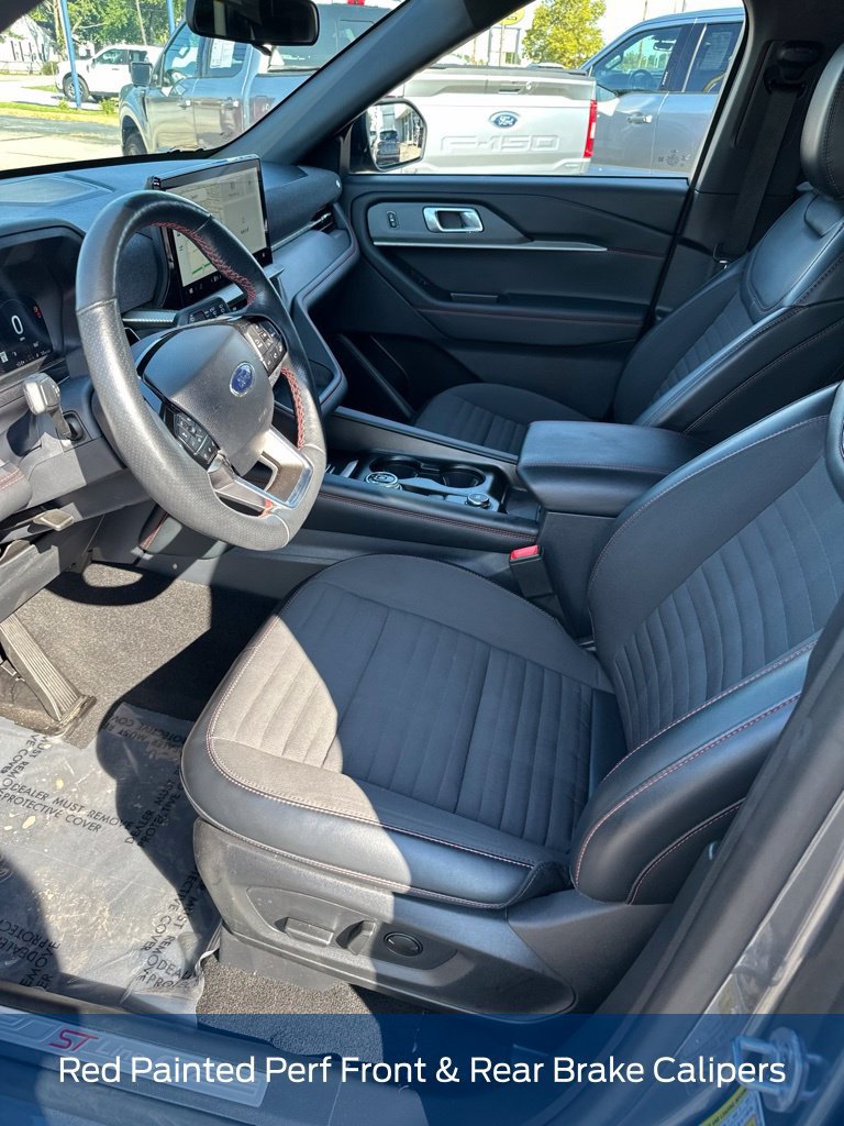 Used 2025 Ford Explorer ST-Line w/ ST-Line Street Pack AWD/4WD image 9