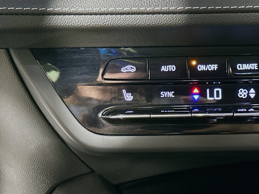 Used 2023 Buick Envision Preferred w/ Sport Touring Package AWD/4WD image 28