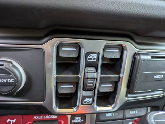 New 2026 Jeep Gladiator Mojave w/ Technology Group image 27