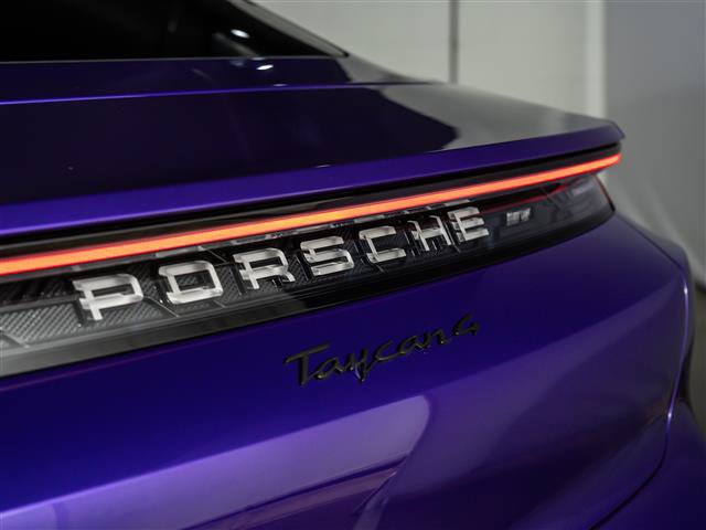 Used 2025 Porsche Taycan AWD/4WD image 33