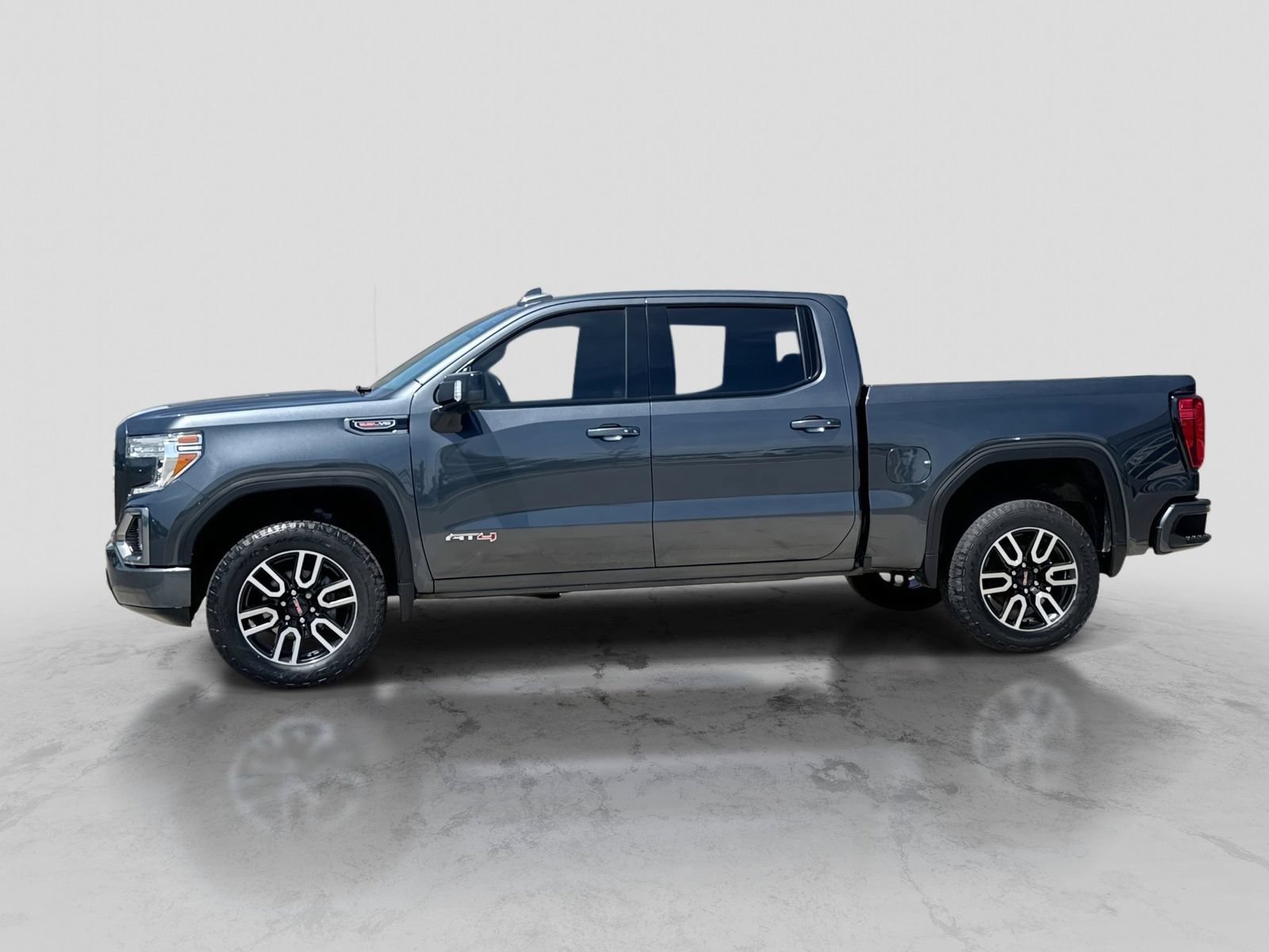 Used 2022 GMC Sierra 1500 AT4 w/ AT4 Preferred Package AWD/4WD image 3
