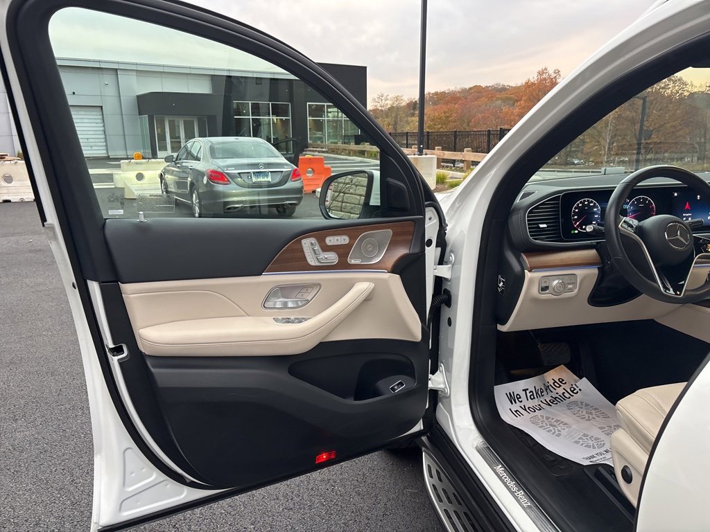 Used 2025 Mercedes-Benz GLS 450 4MATIC image 22
